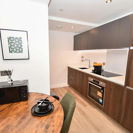 Modern 2 Bedroom In - Sleeps 5 * Leeds (West Yorkshire)