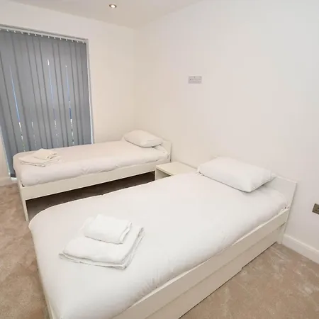 Modern 2 Bedroom In - Sleeps 5 Apartment Leeds (West Yorkshire)
