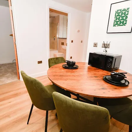 Apartment Modern 2 Bedroom In - Sleeps 5 *