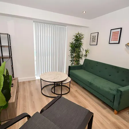 Apartment Modern 2 Bedroom In - Sleeps 5 *