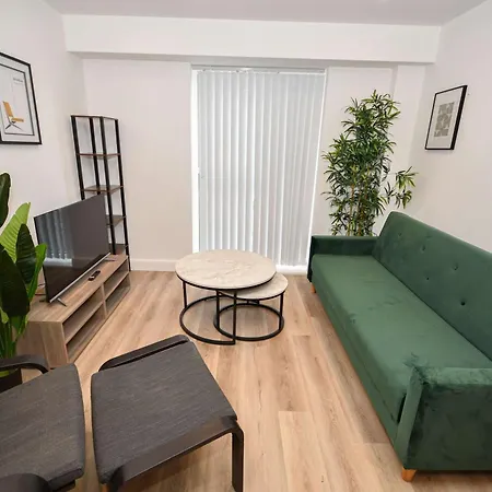 Apartment Modern 2 Bedroom In - Sleeps 5