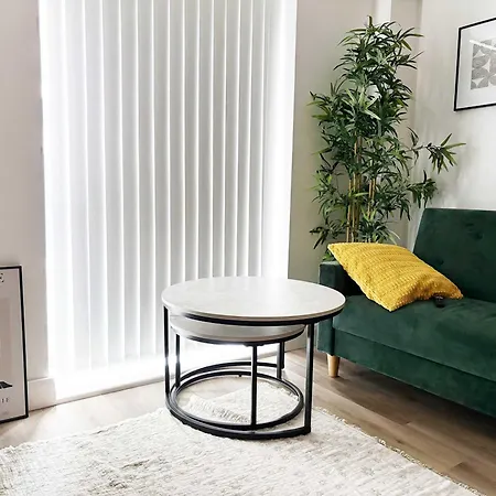 Apartment Modern 2 Bedroom In - Sleeps 5 *