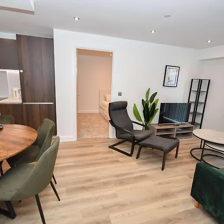 Modern 2 Bedroom In - Sleeps 5 * Leeds (West Yorkshire)