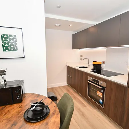 Modern 2 Bedroom In - Sleeps 5 Leeds (West Yorkshire)