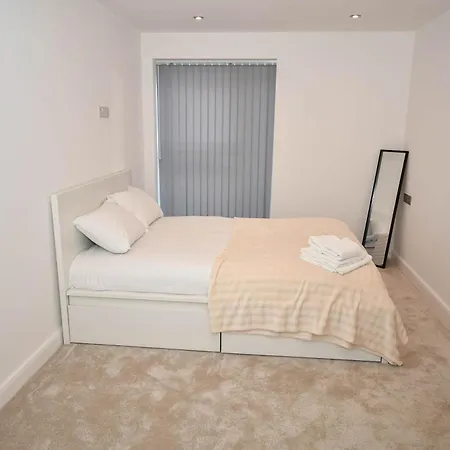 Modern 2 Bedroom In - Sleeps 5 *