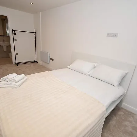 Modern 2 Bedroom In - Sleeps 5