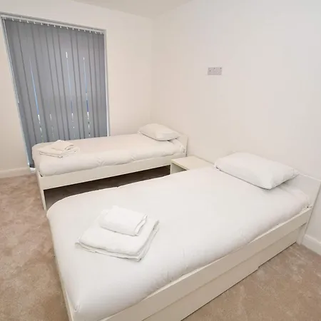 Apartment Modern 2 Bedroom In - Sleeps 5