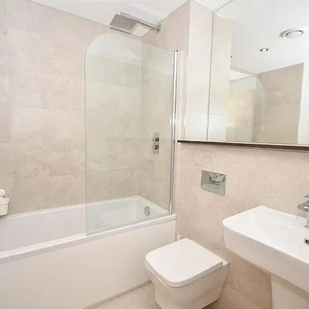 Modern 2 Bedroom In - Sleeps 5 Apartment