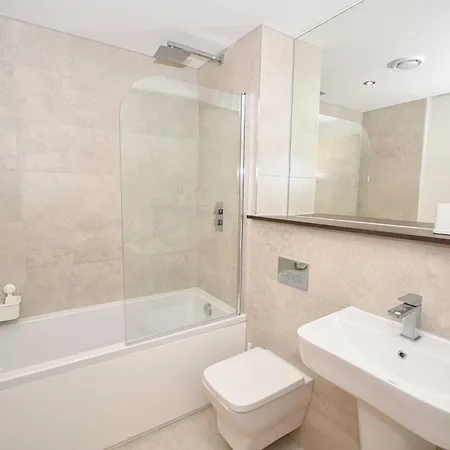 Apartment Modern 2 Bedroom In - Sleeps 5 Leeds (West Yorkshire)